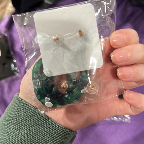 Green dangle earrings with extra backs and storage bag - Picture 3 of 3